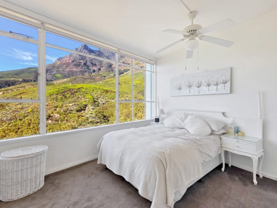 1 Bedroom Property for Sale in Vredehoek Western Cape